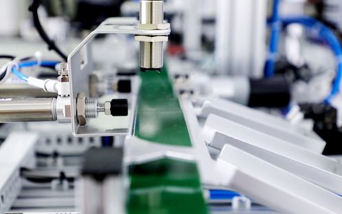 高質(zhì)量嚴(yán)選 倍思科技攜手億緯鋰能打造卓越產(chǎn)品